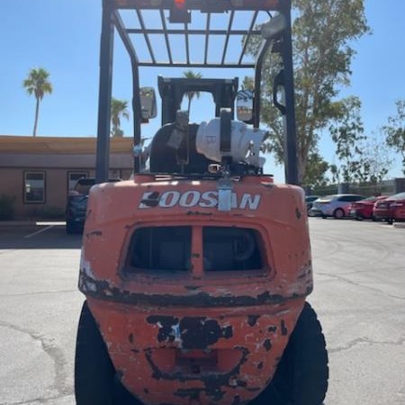 Used 2015 DOOSAN G25E-5 Pneumatic Tire Forklift for sale in Phoenix Arizona