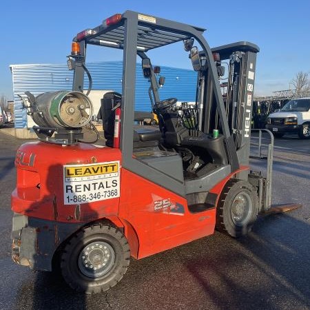 Used 2018 DOOSAN G70S-7 Pneumatic Tire Forklift for sale in Phoenix Arizona