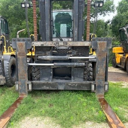 Used 2017 HYUNDAI 250D-9 Pneumatic Tire Forklift for sale in San Antonio Texas