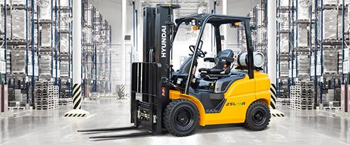 Hyundai LPG forklift working in the industrial and manufacturing industry