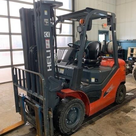 Used 2019 HYUNDAI 70D-9 Pneumatic Tire Forklift for sale in Cambridge Ontario