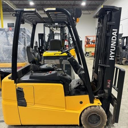 Used 2020 HYUNDAI 20BT-9U Electric Forklift for sale in Surrey British Columbia