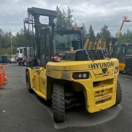 Used 2016 HYUNDAI 110D-9 Pneumatic Tire Forklift for sale in Langley British Columbia