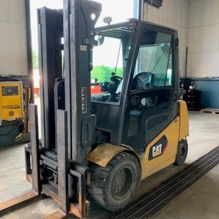 Used 2016 CAT 2EPC9000 Electric Forklift for sale in Cambridge Ontario