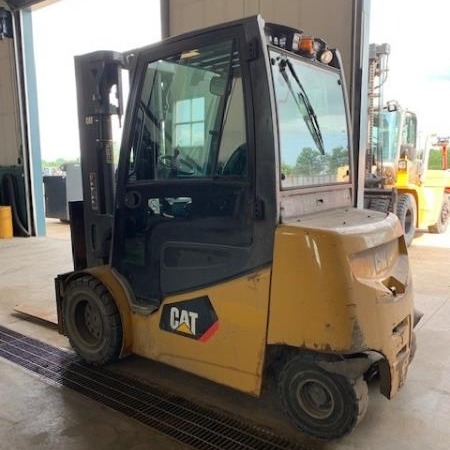 Used 2016 CAT 2EPC9000 Electric Forklift for sale in Cambridge Ontario