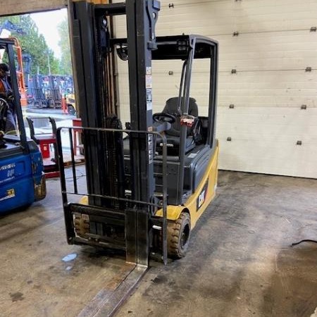 Used 2017 CAT 2ET4000 Electric Forklift for sale in Langley British Columbia