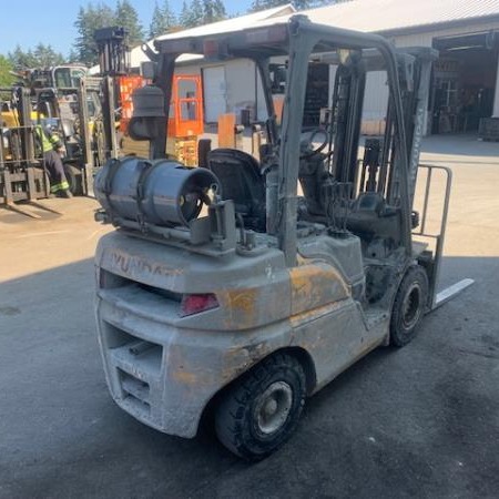 Used 2021 HYUNDAI 25L-9A Pneumatic Tire Forklift for sale in Langley British Columbia