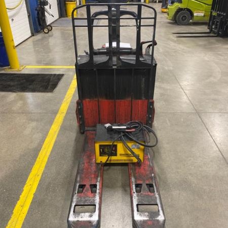 Used 2012 RAYMOND 8400 Electric Pallet Jack for sale in London Ontario