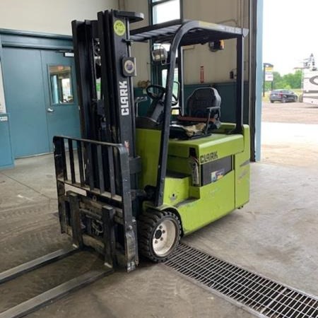Used 2017 CLARK TMX25 Electric Forklift for sale in Cambridge Ontario