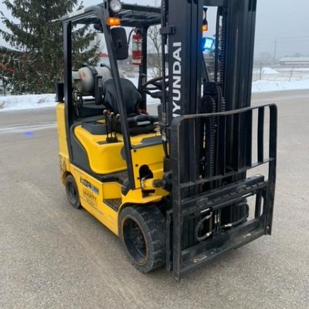 Used 2017 HYUNDAI 30LC-7A Cushion Tire Forklift for sale in Stratford Ontario
