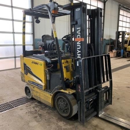 Used 2017 HYUNDAI 25BC-9 Electric Forklift for sale in Cambridge Ontario