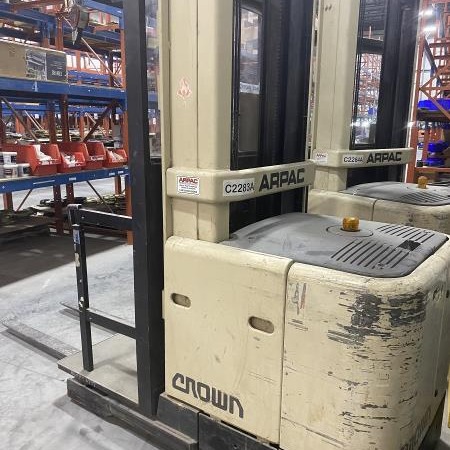 Used 2000 CROWN SP3000 Narrow Aisle Forklift for sale in Edmonton Alberta