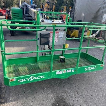 Used 2015 SKYJACK SJ63AJ Boomlift / Manlift for sale in Langley British Columbia