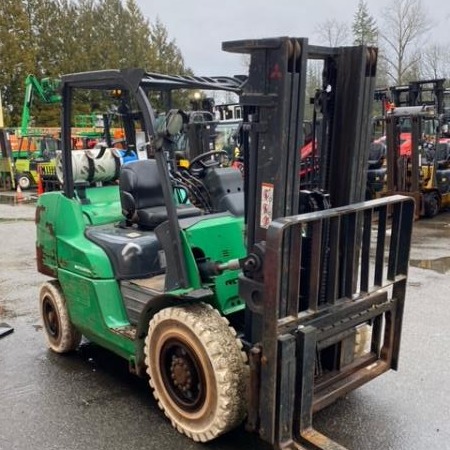 Used 2014 MITSUBISHI FG40N Pneumatic Tire Forklift for sale in Langley British Columbia