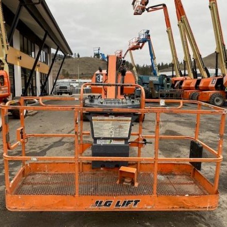 Used 2014 JLG 660SJ Boomlift / Manlift for sale in Kelowna British Columbia
