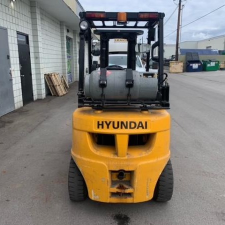 Used 2019 HYUNDAI 25L-7A Pneumatic Tire Forklift for sale in Kelowna British Columbia