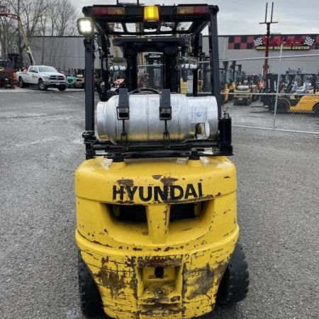 Used 2017 HYUNDAI 25L-7M Pneumatic Tire Forklift for sale in Tukwila Washington