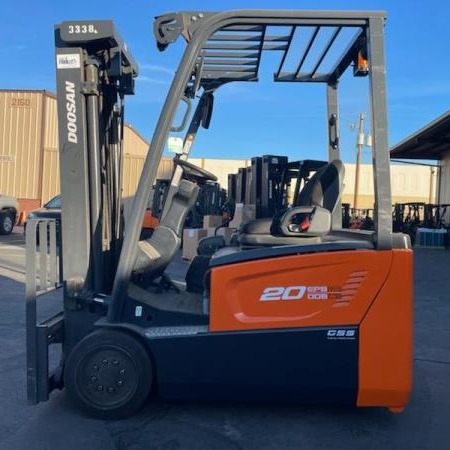 Used 2018 DOOSAN B20T-7 Electric Forklift for sale in Phoenix Arizona