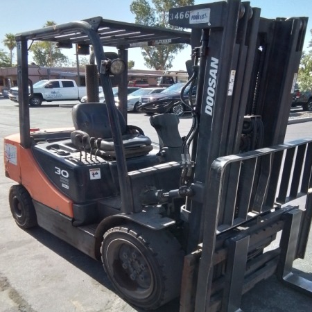 Used 2015 DOOSAN D30S-7 Pneumatic Tire Forklift for sale in Phoenix Arizona