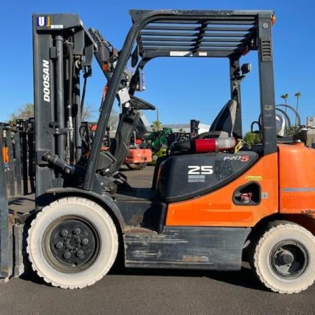 Used 2016 DOOSAN G25P-5 Pneumatic Tire Forklift for sale in Phoenix Arizona