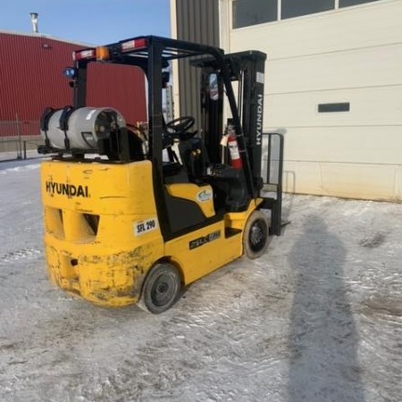 Used 2017 HYUNDAI 25LC-7A Cushion Tire Forklift for sale in Saskatoon Saskatchewan