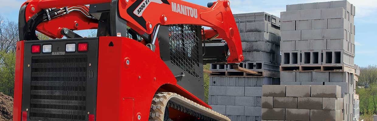 Manitou 3200 VT working on a construction site