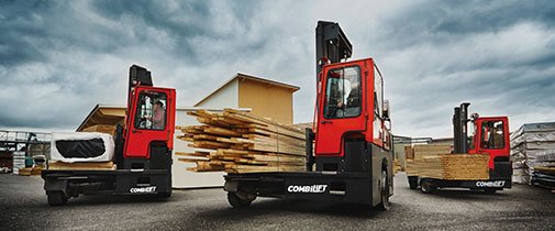 Combilift side loaderhauling lumber