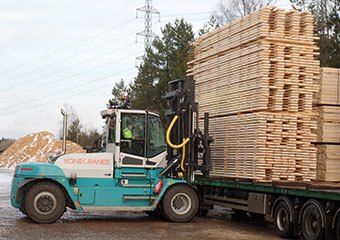 Konecranes forklift hauling lumber