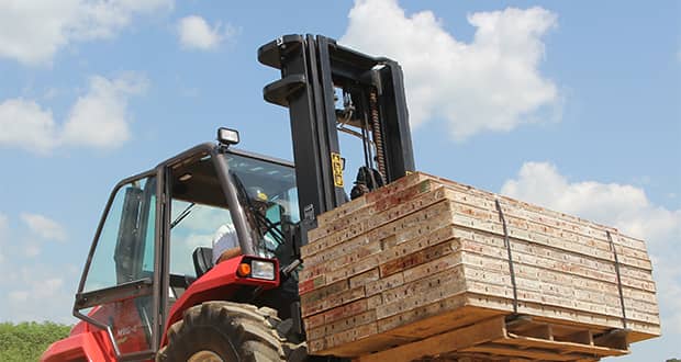 Forklift with new mast bearing parts