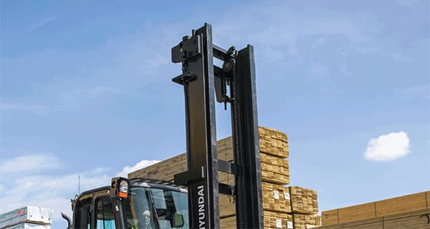 Forklift with new mast roller parts