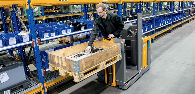 Operator training on an order picker in a warehouse