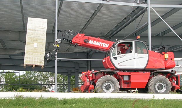 Manitou rotating telehandler used for operator training at a worksite