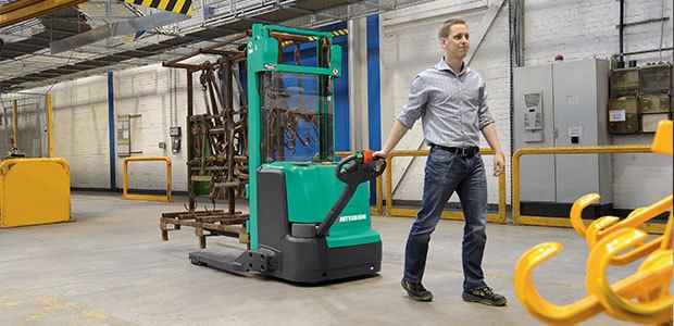 Operator training of a Mitsubishi walkie stacker