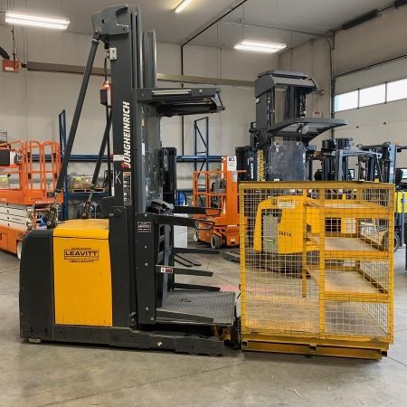 Used 2017 DOOSAN BR20SP-7 Narrow Aisle Forklift for sale in Phoenix Arizona