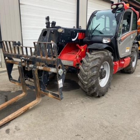 Used 2018 MANITOU MLT840 Telehandler / Zoom Boom for sale in Langley British Columbia