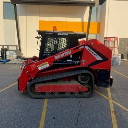 Used 2020 MANITOU 2550RT Skidsteer for sale in Langley British Columbia