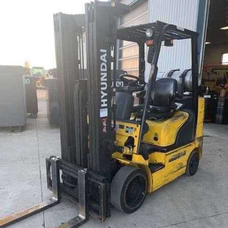 Used 2016 HYUNDAI 25LC-7A Cushion Tire Forklift for sale in Cambridge Ontario