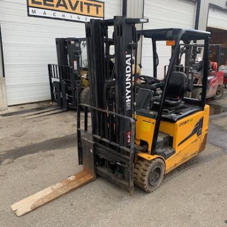 Used 2018 CAT 2ETC3500 Electric Forklift for sale in Red Deer Alberta
