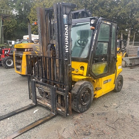 Used 2017 HYUNDAI 35L-7A Pneumatic Tire Forklift for sale in Langley British Columbia