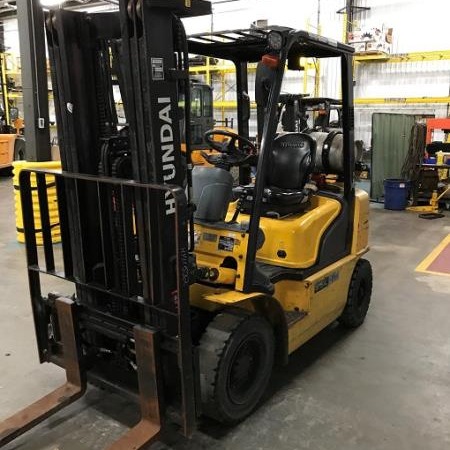 Used 2017 HYUNDAI 25L-7A Pneumatic Tire Forklift for sale in Cambridge Ontario