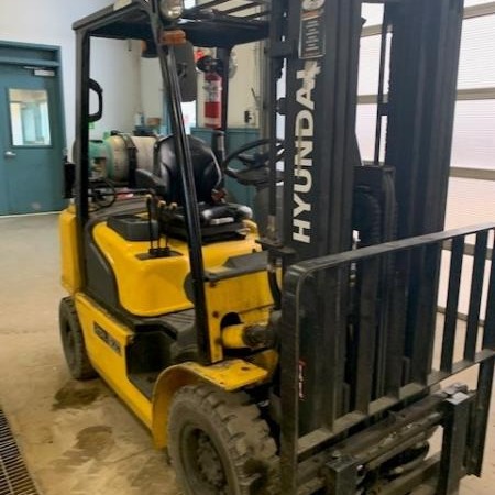 Used 2016 HYUNDAI 25L-7A Pneumatic Tire Forklift for sale in Prince George British Columbia