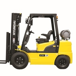 Used 2017 HYUNDAI 25L-7M Pneumatic Tire Forklift for sale in Lakewood Washington
