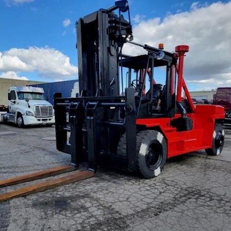 Used 2018 HYUNDAI 160D-9L Pneumatic Tire Forklift for sale in San Antonio Texas