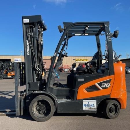Used 2010 HYSTER S155 Cushion Tire Forklift for sale in Houston Texas